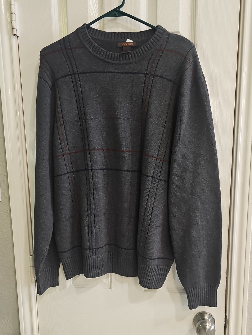 Dockers Large Men's Dark Gray Crewneck Sweater with Subtle Stripes
